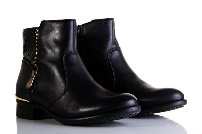 detail R6489 RIEKER