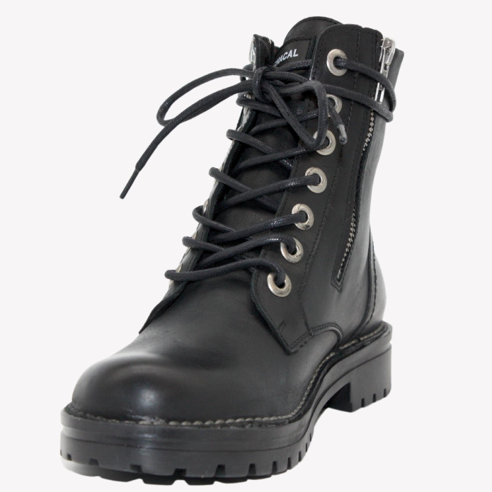 detail 6055 Chacal
