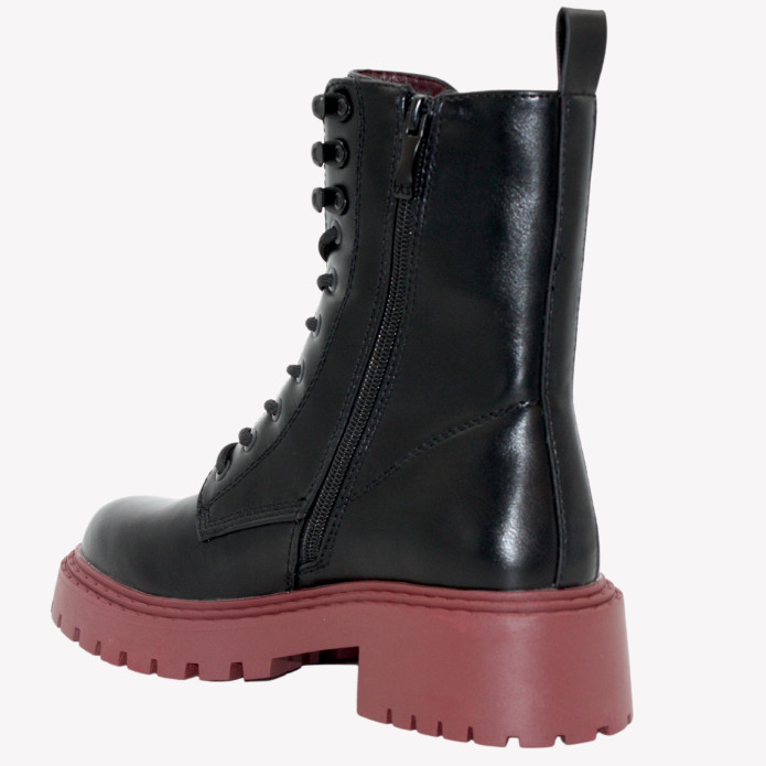 detail 928040/03-01E Betsy