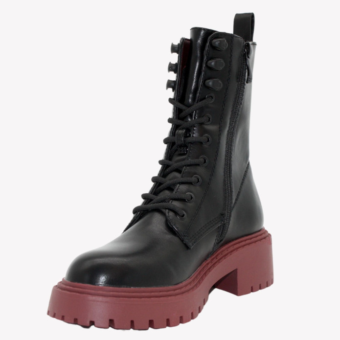 detail 928040/03-01E Betsy