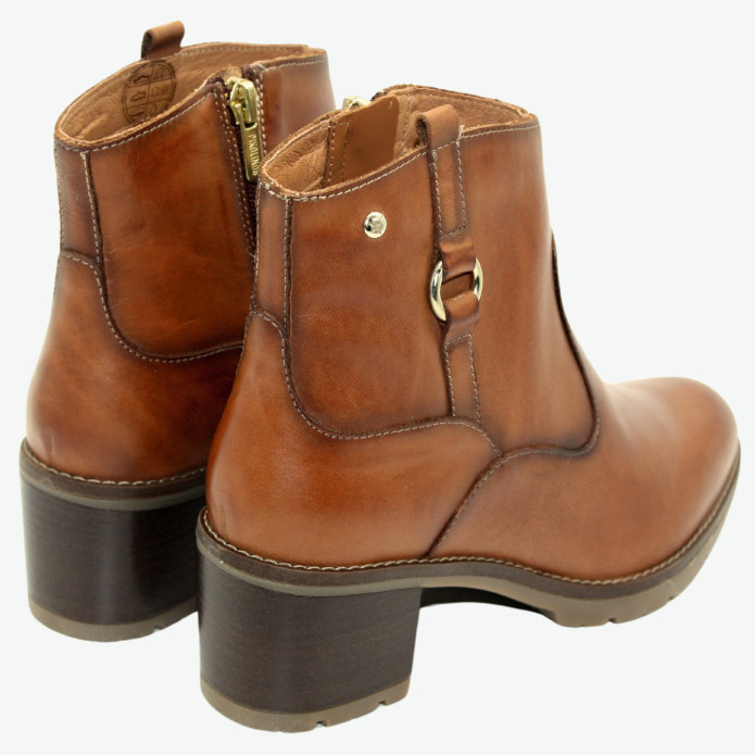 detail W7H-8817 Pikolinos