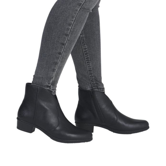 detail Y0754-00 Rieker