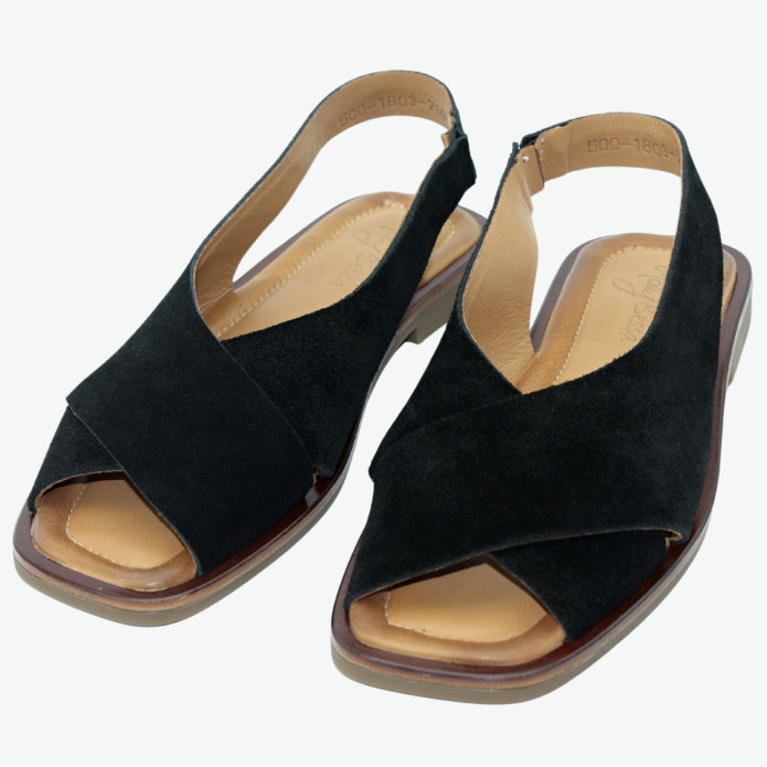 detail 500 1803 Molly Bessa
