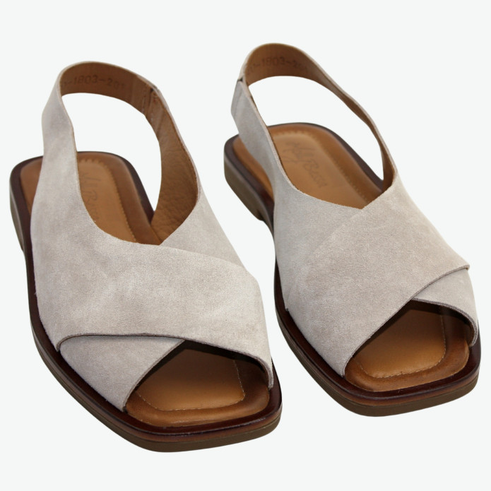 detail 500 1803 Molly Bessa